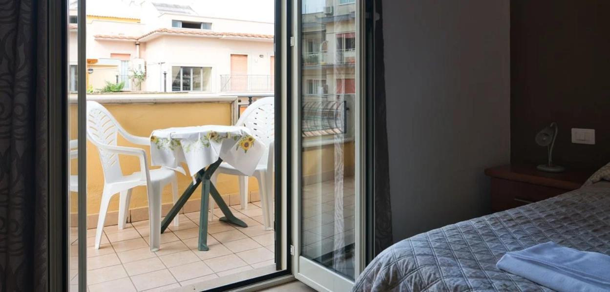 La Casa Degli Artisti 1 Otel Nettuno Dış mekan fotoğraf